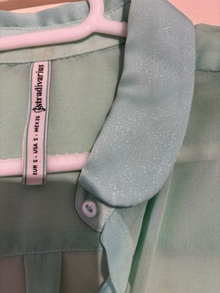 Camisa Stradivarius verde transparente Talla S