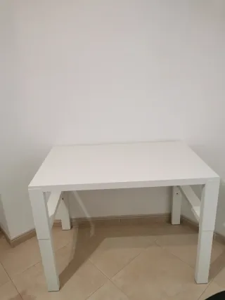Escritorio/mesita blanco