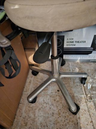Silla para cabina estetica, fisio.Ruedas ajustable