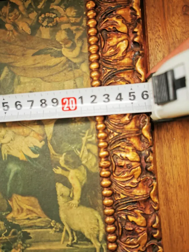 Marco antiguo decorado