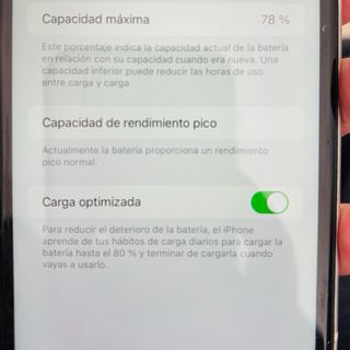 iPhone XR Blanco + 3 Fundas