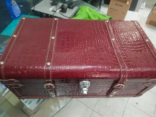 Baúl Vintage Piel Sintética Rojo y