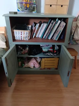 Mueble de caoba decapado y pintado