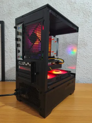 PC Gaming Negro con RGB