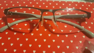 Montura de gafas para hombre con patillas flex