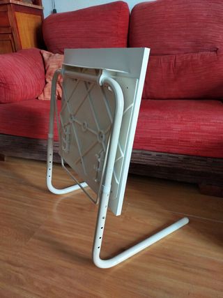 Mesa auxiliar plegable
