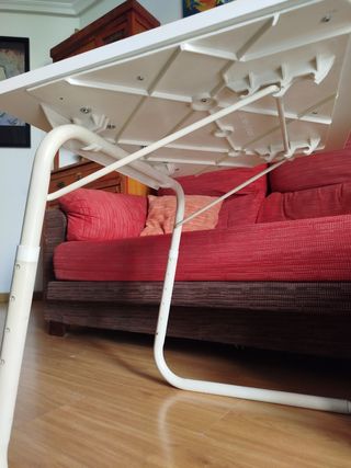 Mesa auxiliar plegable