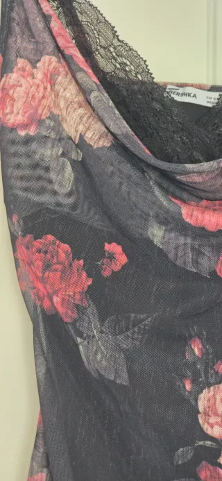 Vestido lencero floral negro y rosa