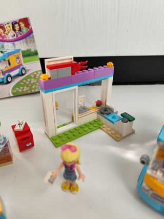 LEGO Friends 41310: Heartlake gift delivery