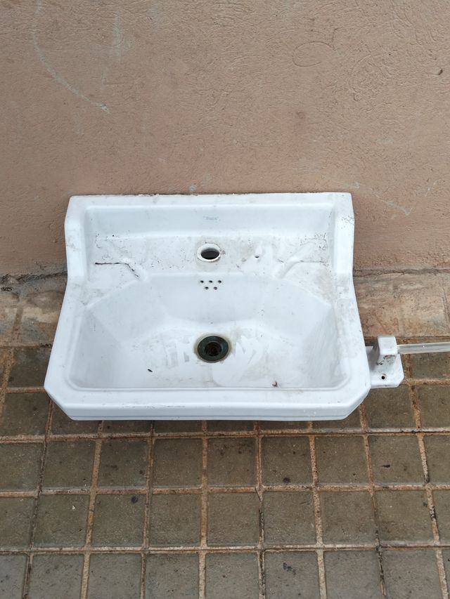 Lavabi antico con portasalviette