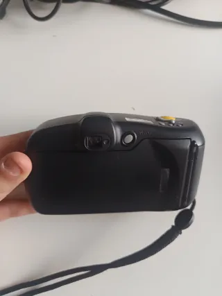 Cámara Minolta Riva Zoom Pico AF Negra