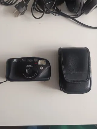 Cámara Minolta Riva Zoom Pico AF Negra