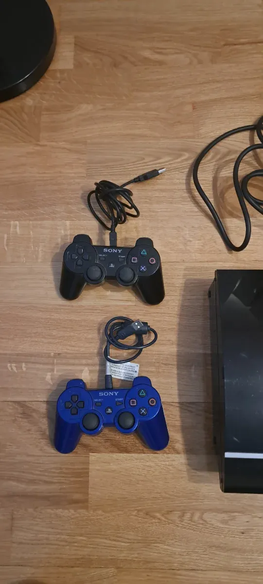 Consola PS3 Sony + 2 Mandos