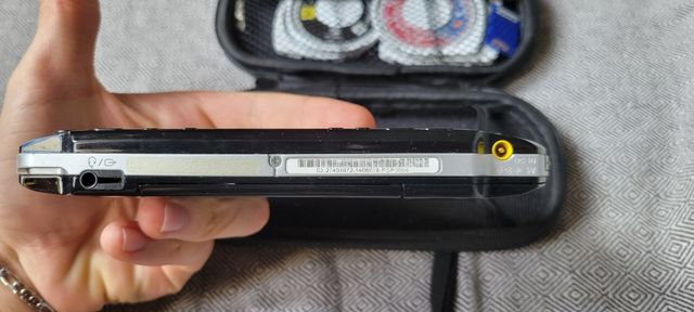 PSP con juegos y estuche - Sin Batería