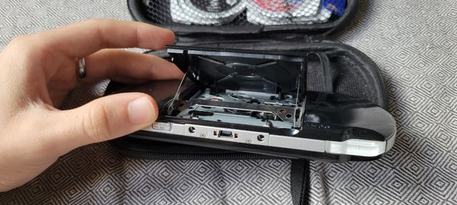 PSP con juegos y estuche - Sin Batería