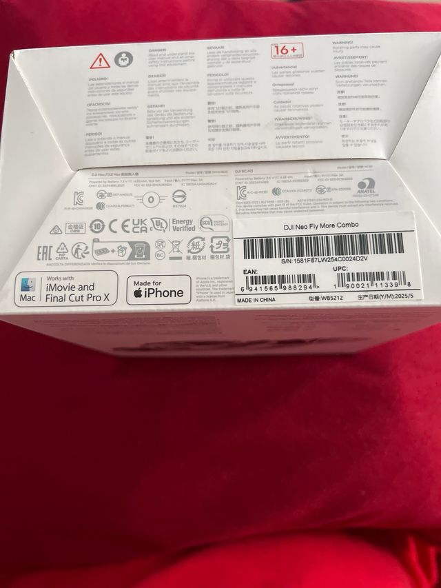 DJI NEO Drone y Control Remoto