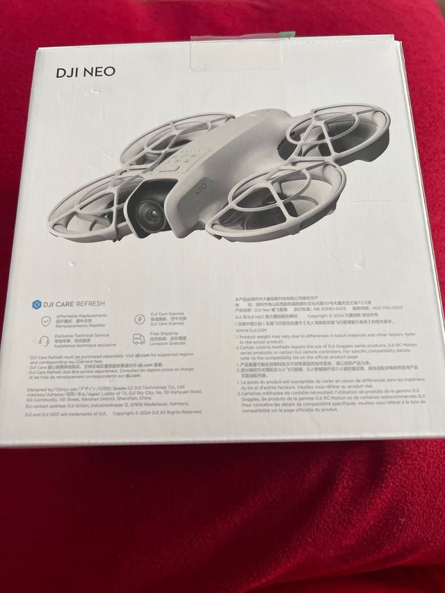DJI NEO Drone y Control Remoto
