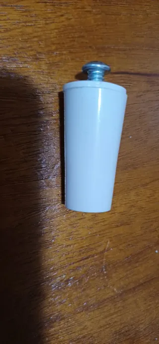 Topes para persiana. 1 euro la unidad.