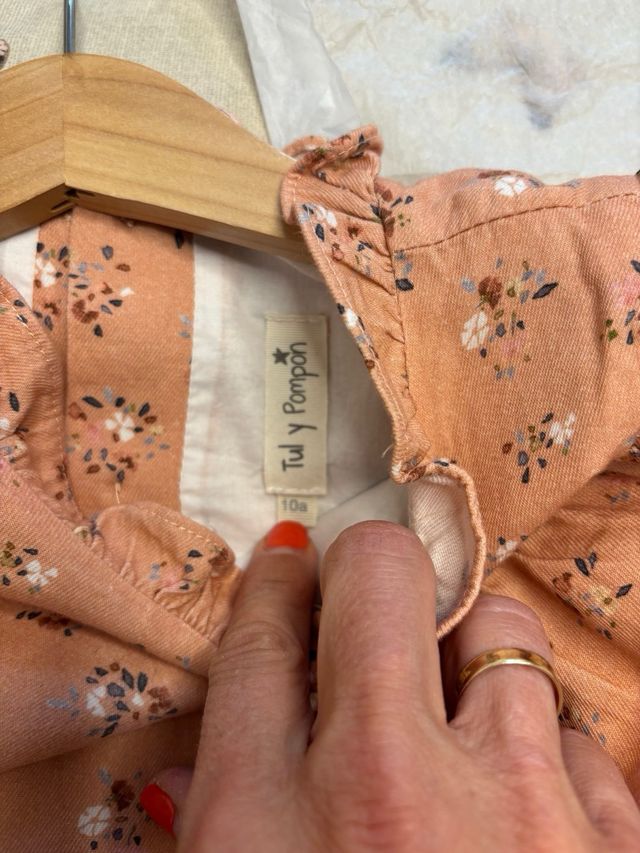 VESTIDO SALMÓN TUL Y POMPÓN. T 10 años
