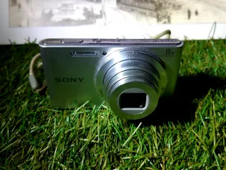 Cámara Sony 8x Zoom Óptico