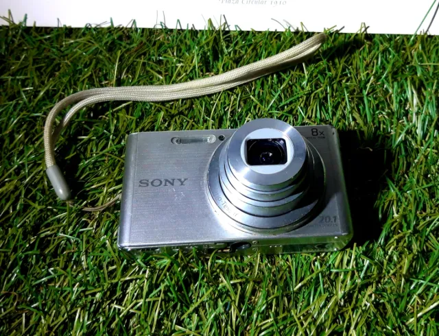 Cámara Sony 8x Zoom Óptico