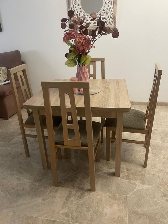 Mesa Comedor 90x90cm + 4 Sillas, extensible 1’80