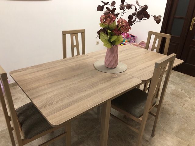 Mesa Comedor 90x90cm + 4 Sillas, extensible 1’80