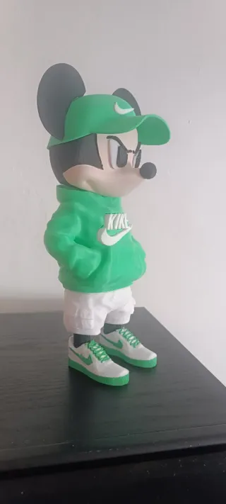 Figura Mickey Mouse Nike Verde
