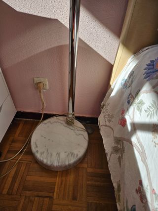 Lámpara de pie arco mármol tulipa blanca