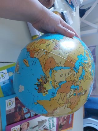 Lote cuentos, juegos y globo terraqueo