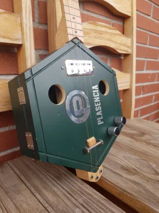 Cigar Box Guitar