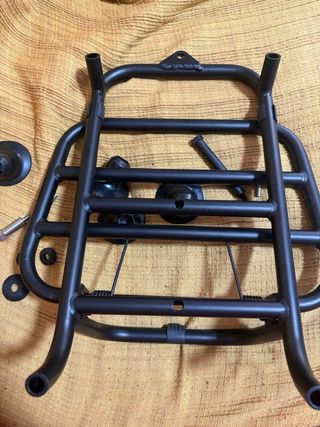 Portapacchi anteriore Vespa nero