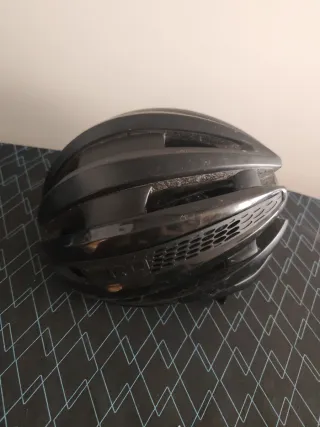 Casco giro tope de gama negro en talla m
