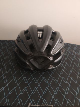 Casco giro tope de gama negro en talla m