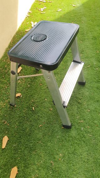 Escalera aluminio 1 peldaño