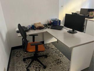 Scrivanie ufficio legno, metallo e plastica