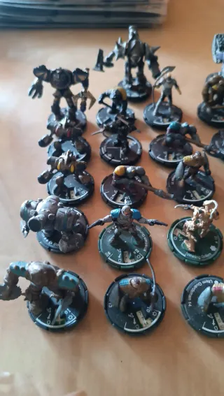 Lote 32 Figuras Mage Knight