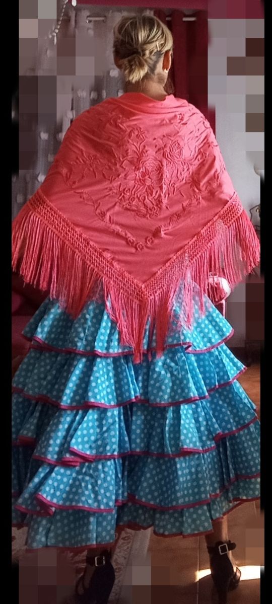 Vestido de flamenca azul lunares rosa