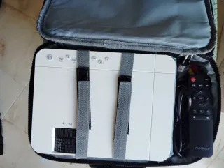 Proyector Portátil VANKYO