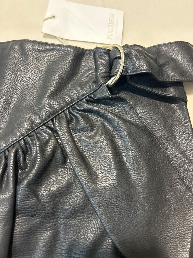 Falda polipiel Pull&Bear negra nueva Talla S