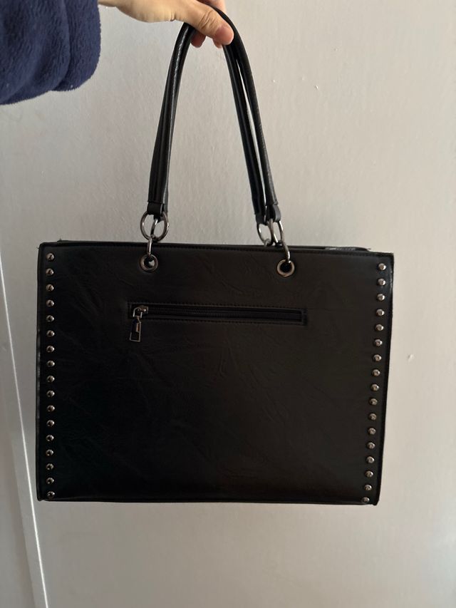 Bolso Grande Negro con Tachuelas