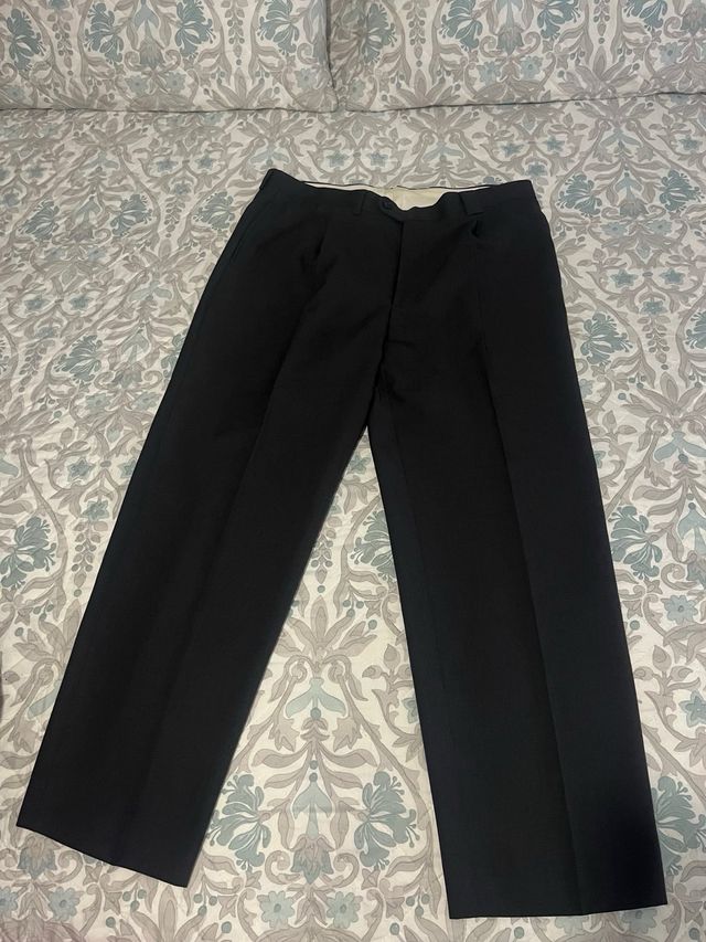 Traje de hombre azul marino