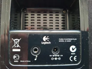 Logitech Base de altavoz Pure-Fi para iPod