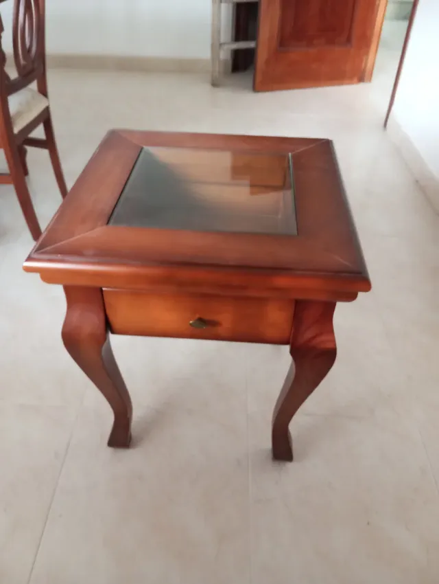 Mesa auxiliar madera y cristal