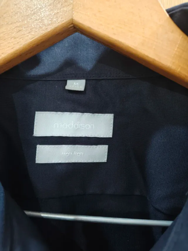 Camisa negra de vestir