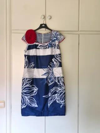 Vestido de fiesta azul y blanco