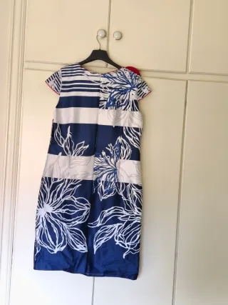 Vestido de fiesta azul y blanco