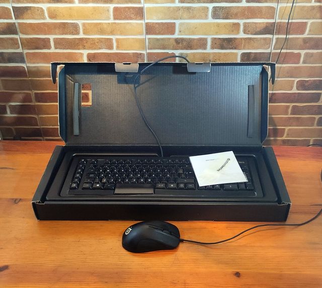 SteelSeries Apex M800 + Rival 300 Teclado y Ratón
