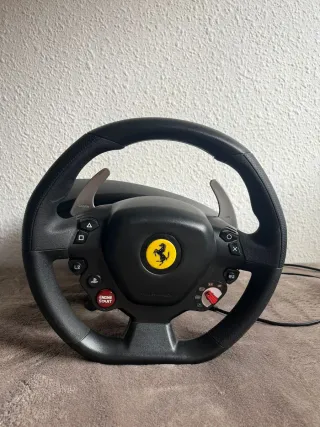 Volante Ferrari para PS4