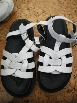 Sandalias Zara Blancas Negras
